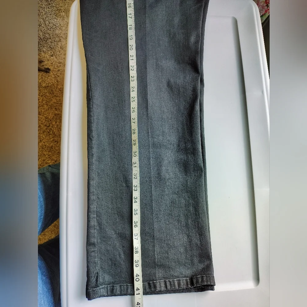 J.jill women's high-rise full-leg jeans black cotton and Lyocell, sz 12 stretch. - Picture 14 of 16